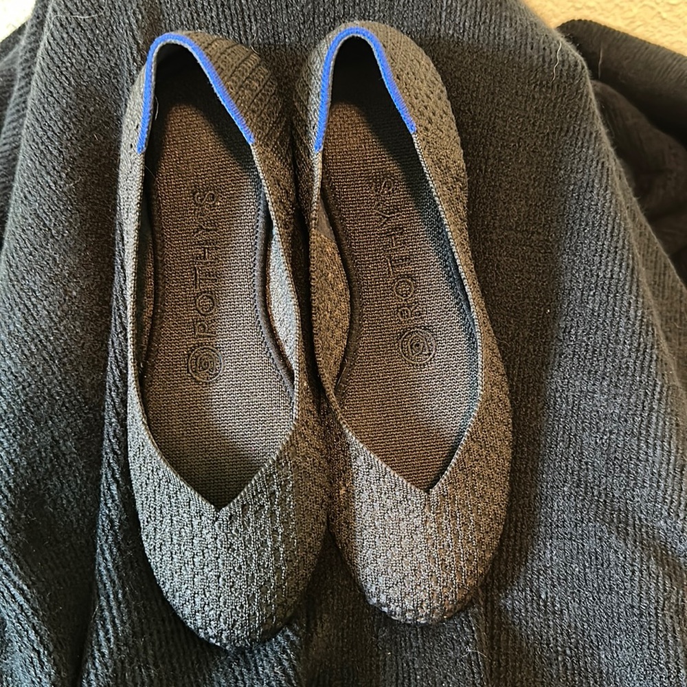 Black size 6 honeycomb